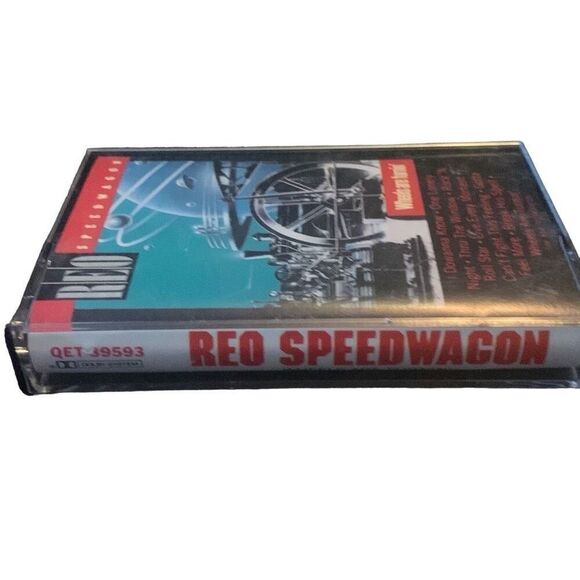 Pre Owned Music Cassette REO Speedwagon Wheels Are Turnin - Picture 3 of 4